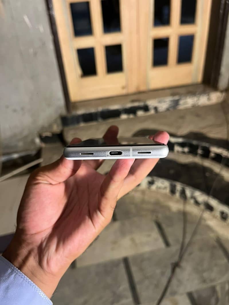 Google Pixel 7a 3