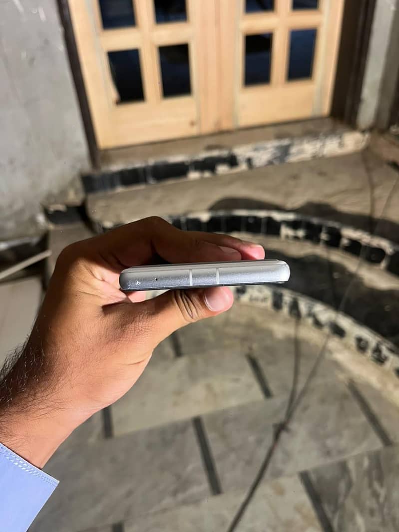 Google Pixel 7a 4