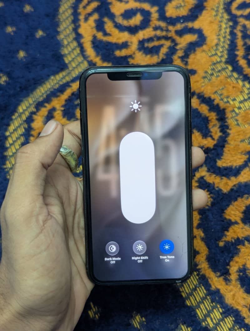 Apple iPhone 11 Pro 4