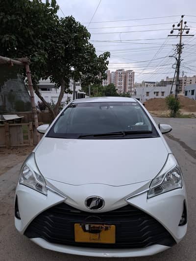 Toyota Vitz F 2018 | 1300cc | Pearl White | Auction Grade 4.5