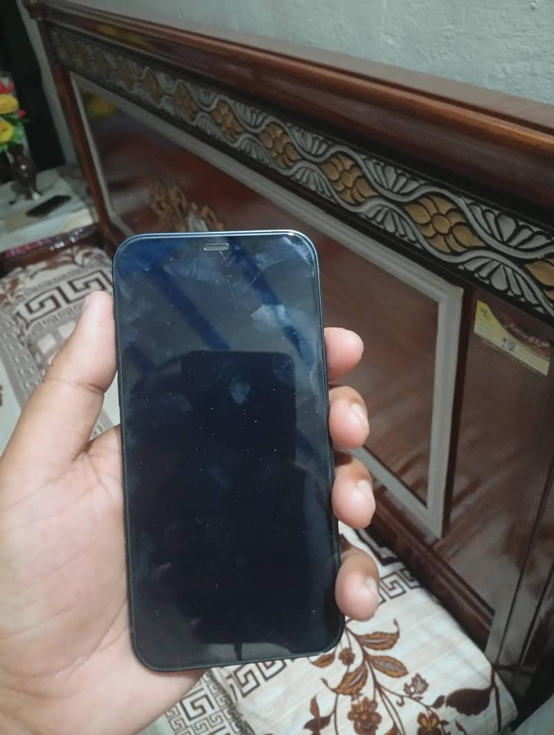 Apple iPhone 12 3