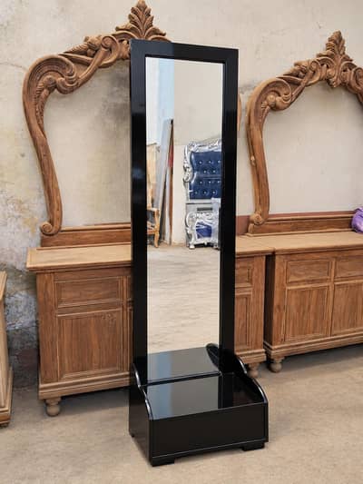 dressing mirror