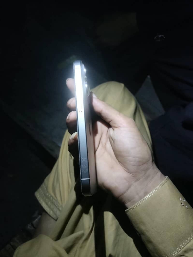 Apple iPhone 15 Pro 5
