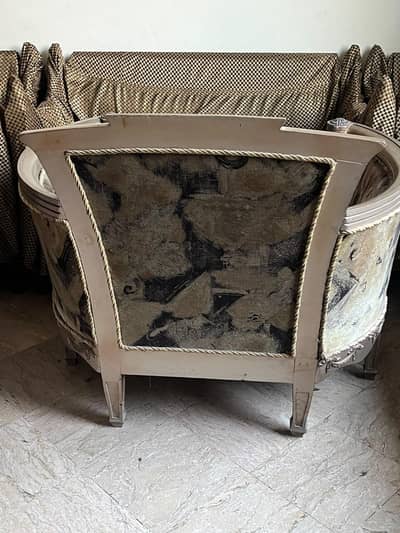 Single seater sofa