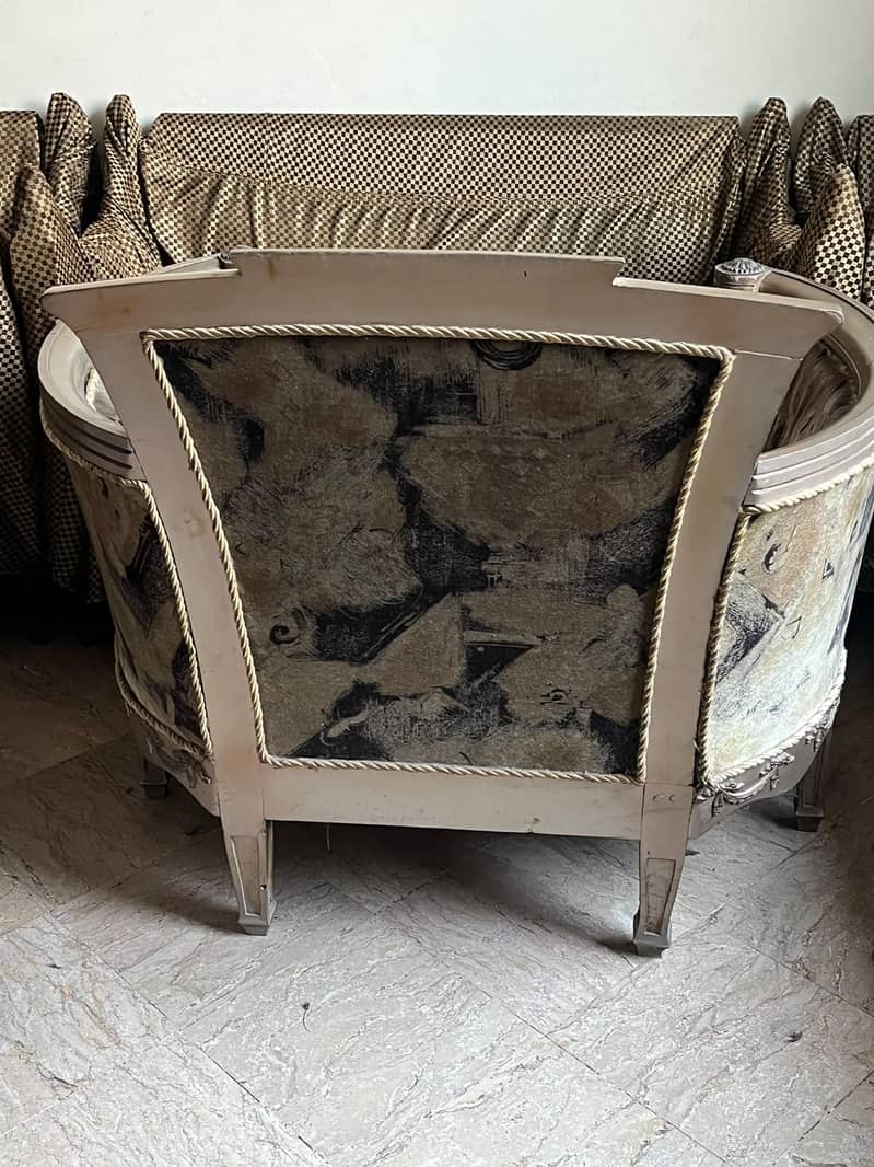 Single seater sofa 0