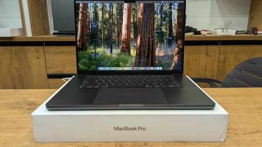 MacBook M4 Pro chip 16" 24/512 just box open