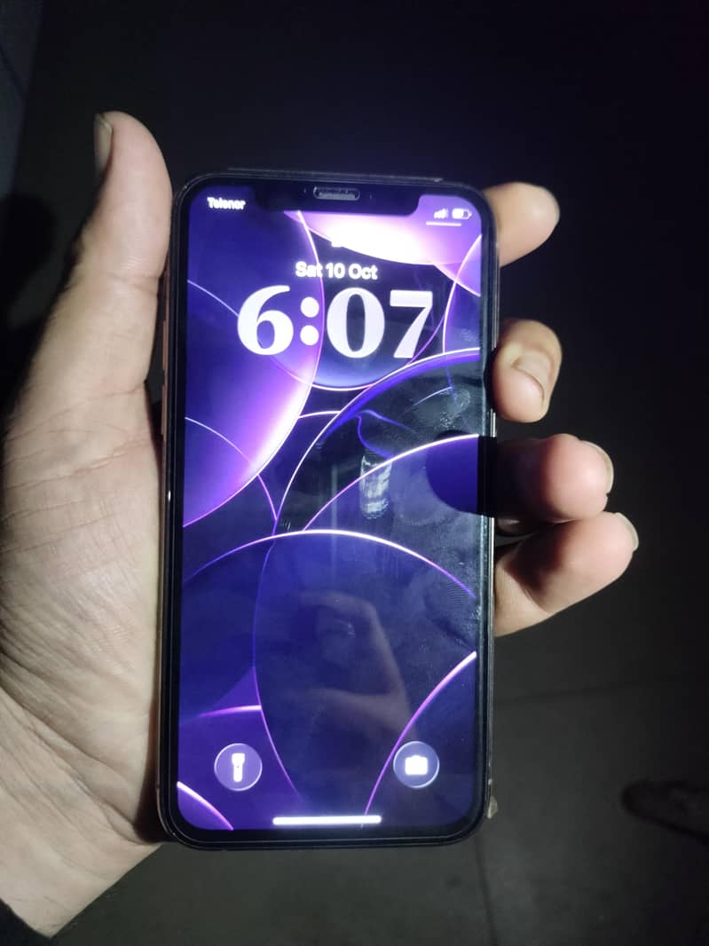 Apple iPhone 11 pro 4