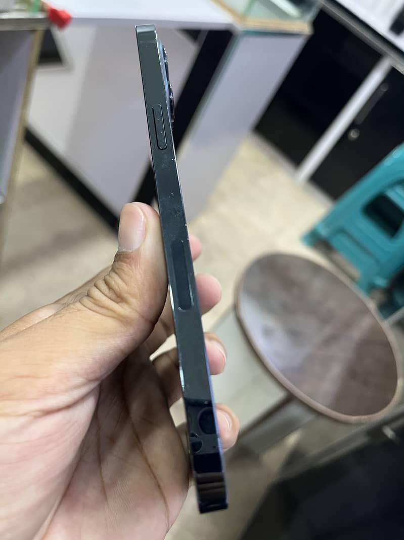 Apple iPhone 12 Pro Max 3