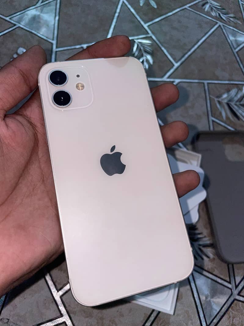 Apple iPhone 12 0