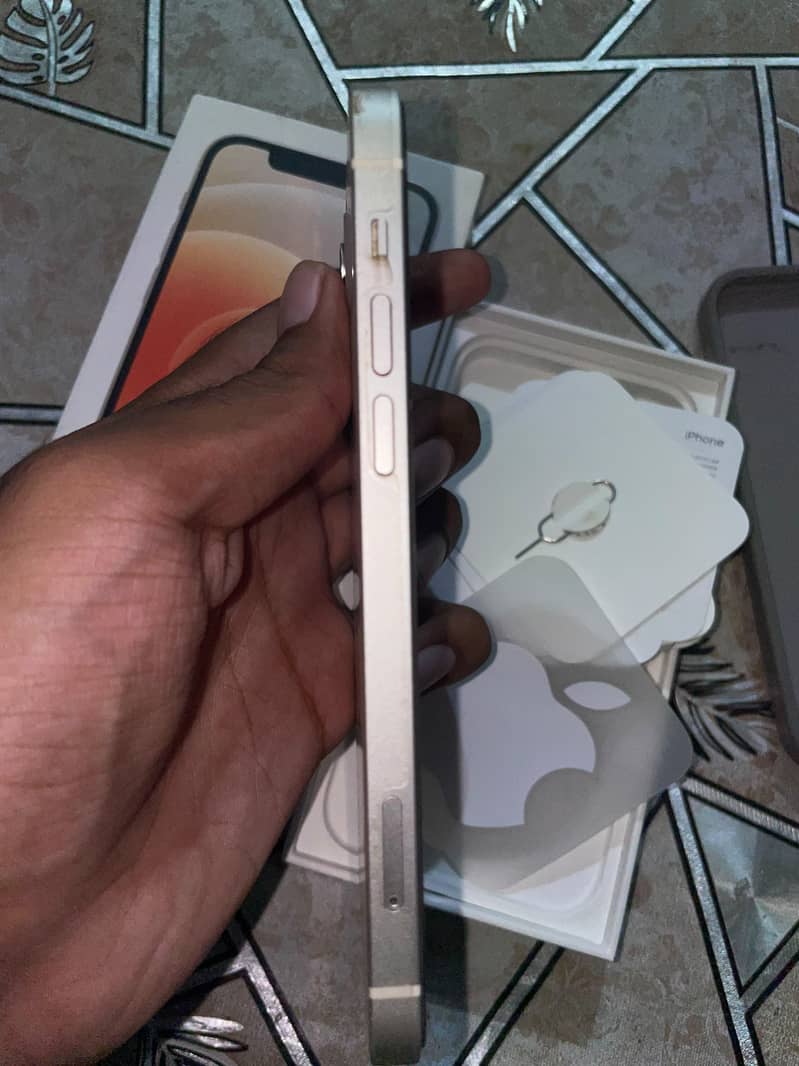 Apple iPhone 12 2