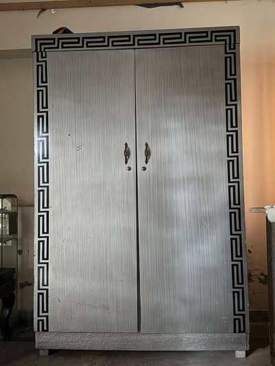 almari good condition