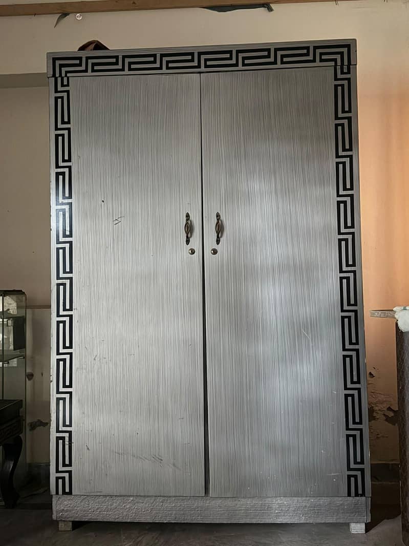 almari good condition 0