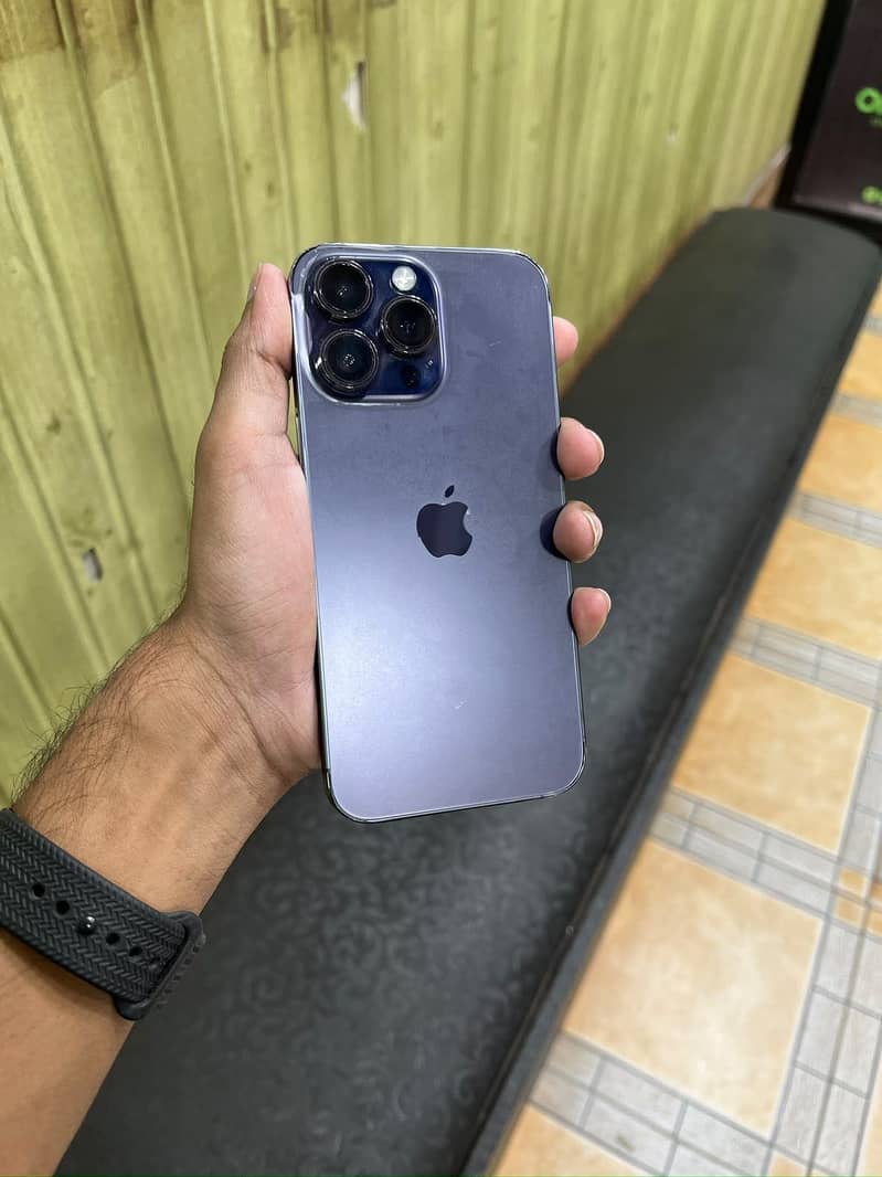 Apple iPhone 14 Pro Max 0