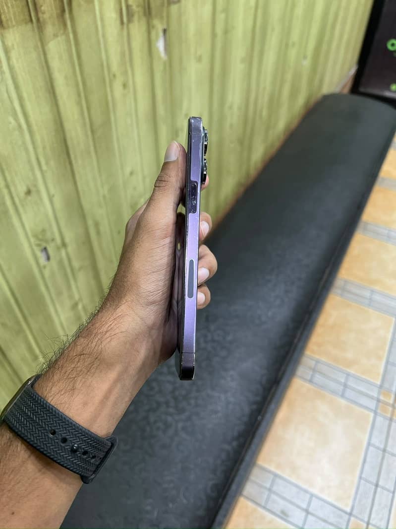 Apple iPhone 14 Pro Max 7
