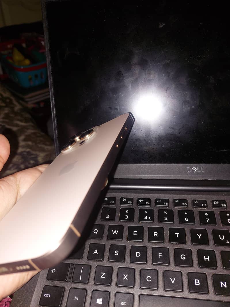 Iphone 16Pro max Pta 4
