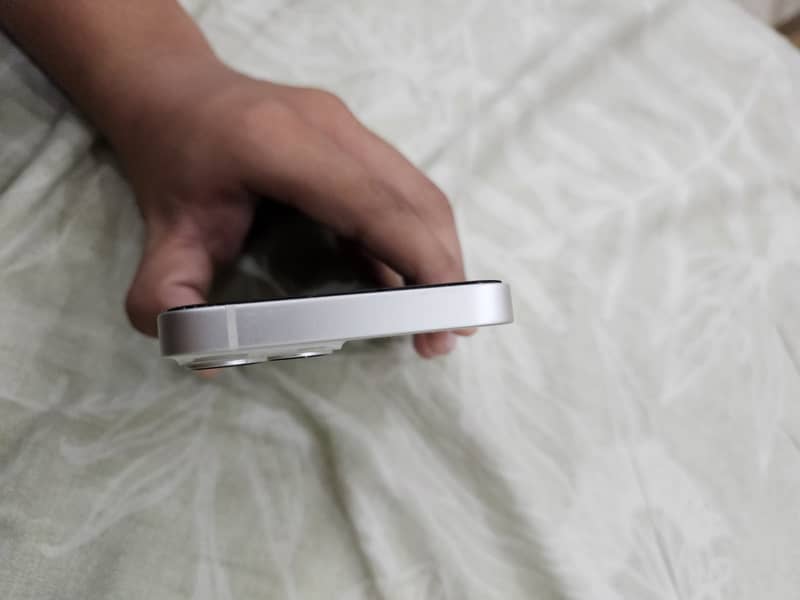 Apple iPhone 13 mini 5