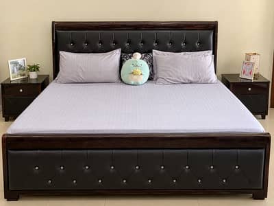 Elegant Double Bed with Side Tables – Stylish Bedroom Furniture