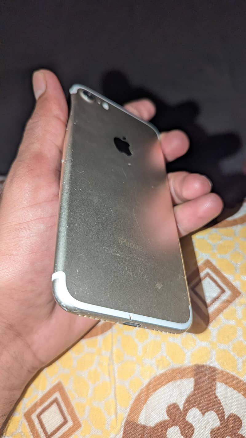 Apple iPhone 7 1