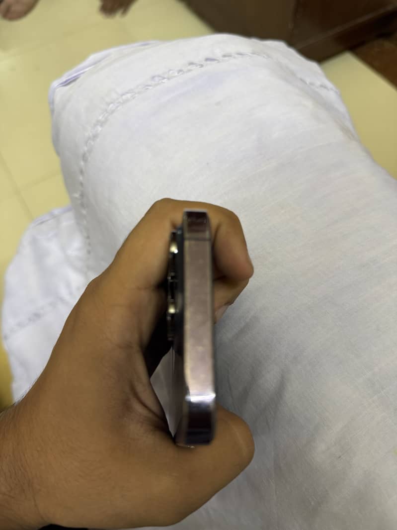 Apple iPhone 14 Pro 1