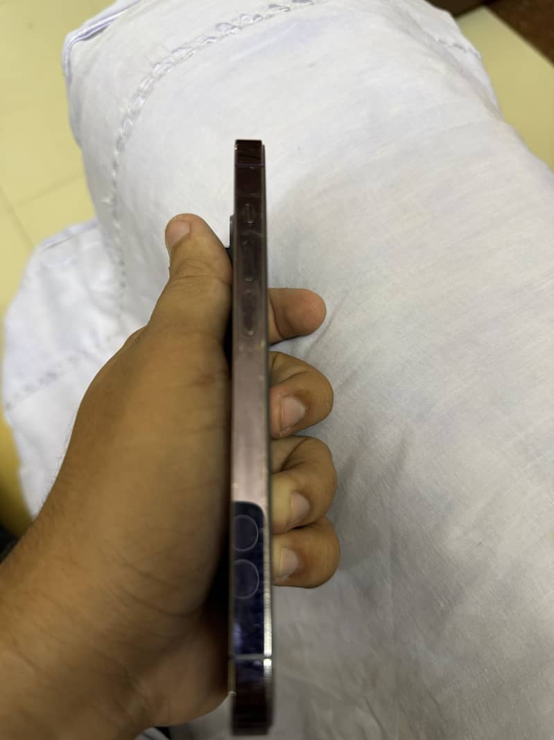 Apple iPhone 14 Pro 2
