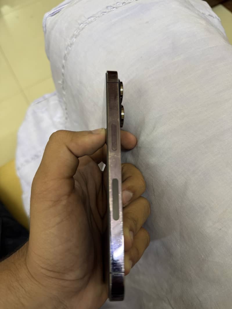 Apple iPhone 14 Pro 3