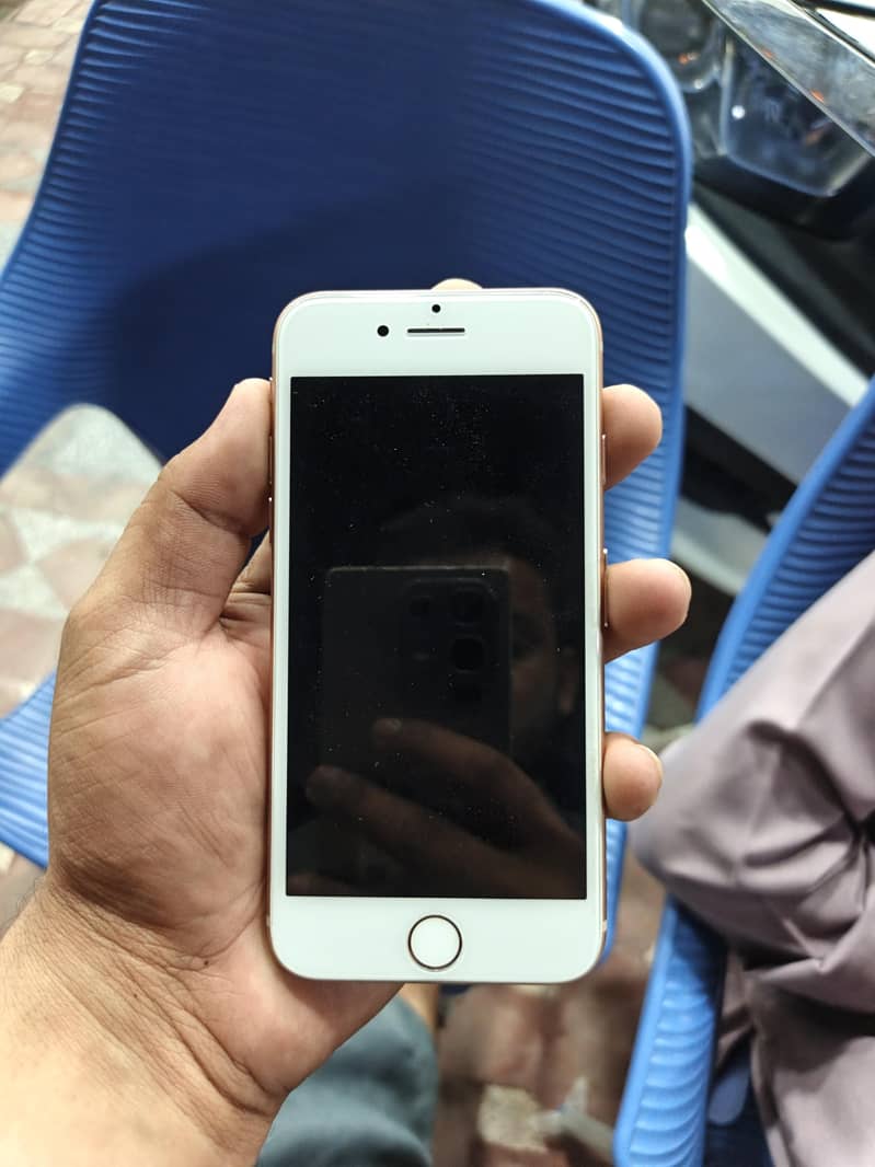 Apple iPhone 8 1
