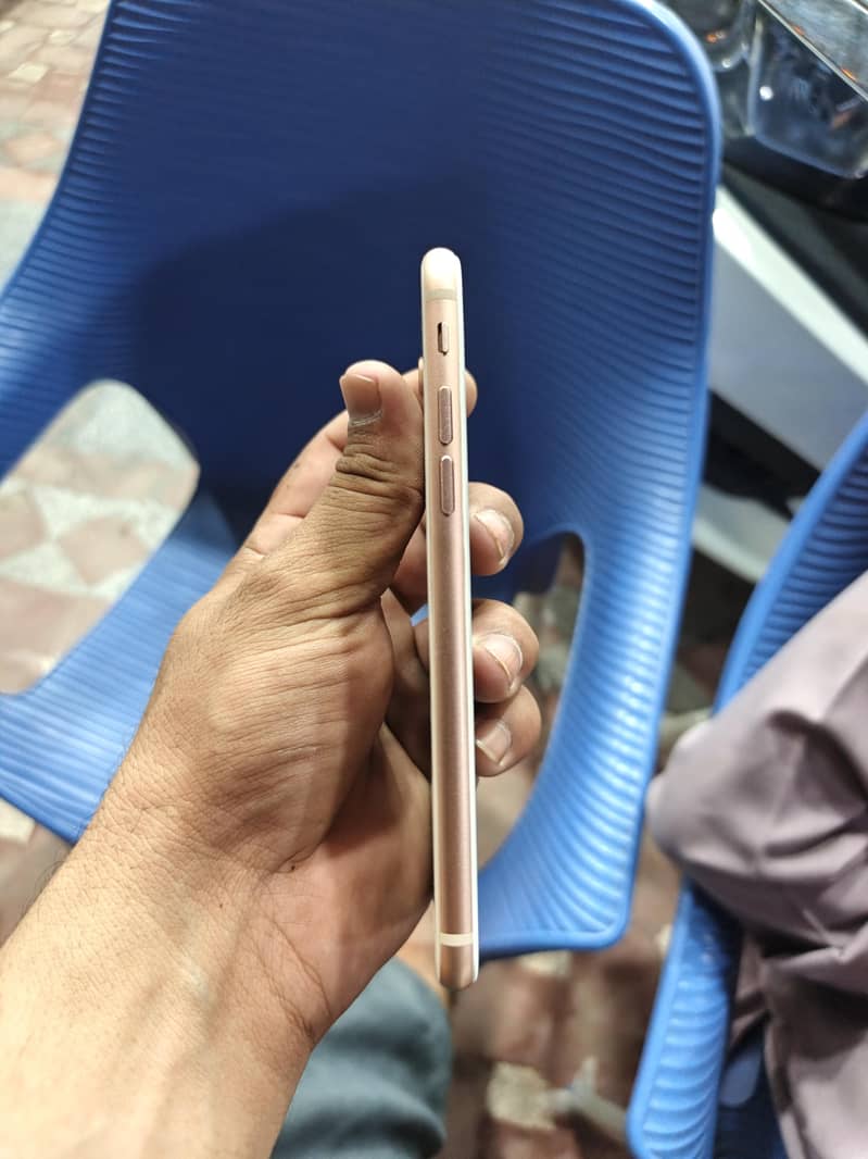 Apple iPhone 8 4