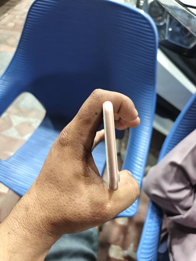 Apple iPhone 8 5