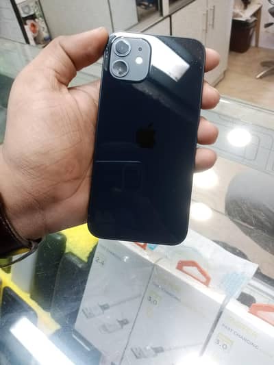 Apple iPhone 12