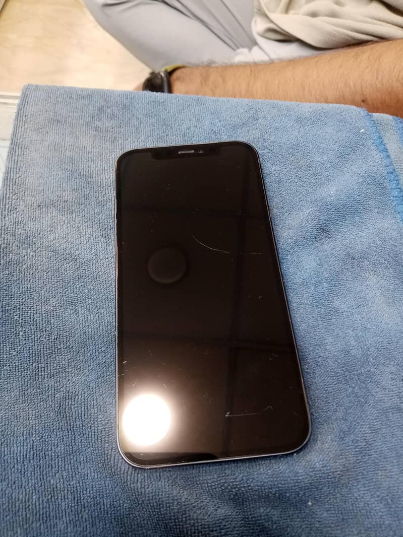 Apple iPhone 12 2