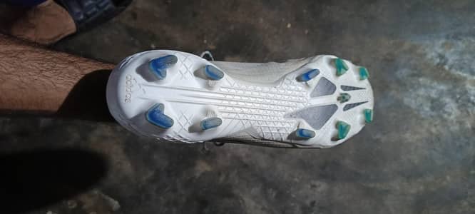 Football shoes UK10