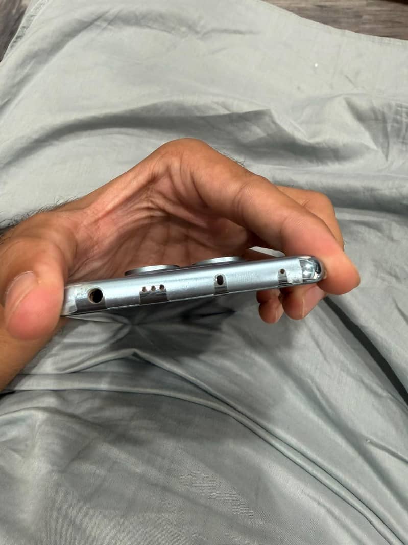 Xiaomi Redmi Note 14 Pro 4