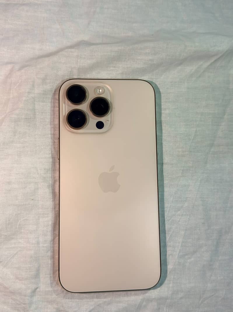 Apple iPhone 16 Pro Max 6