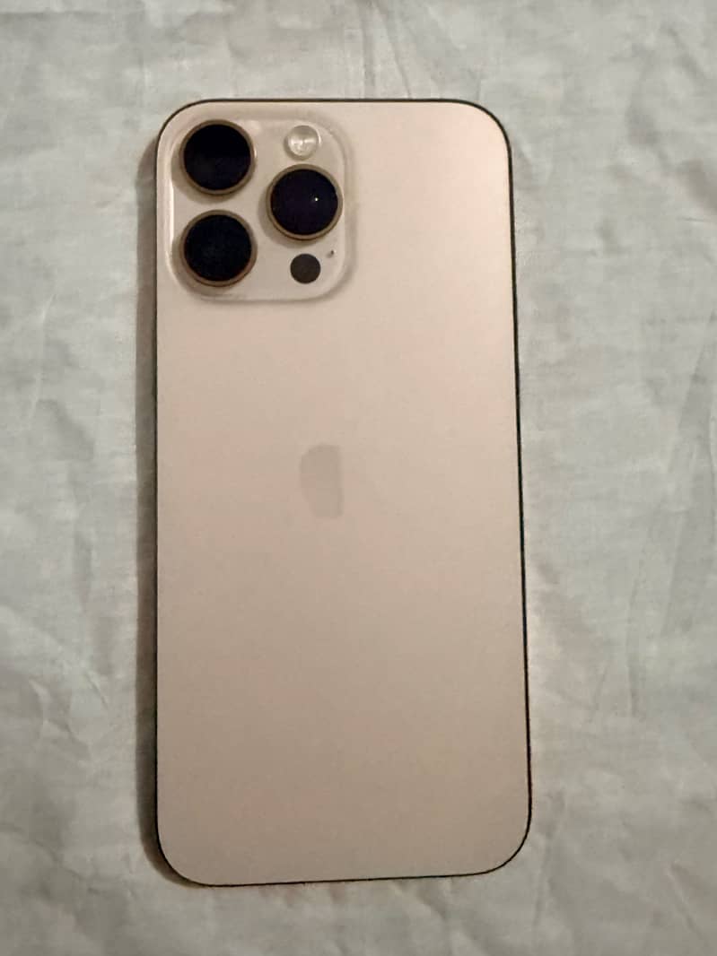Apple iPhone 16 Pro Max 7