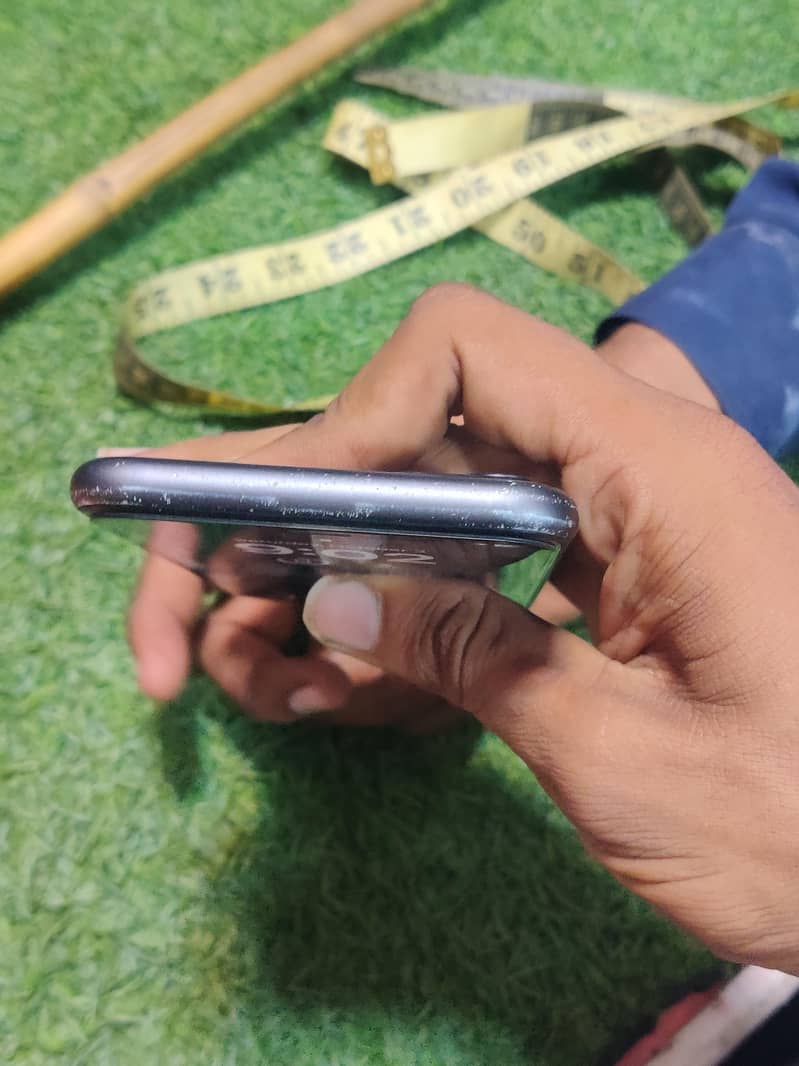 Apple iPhone 11 5