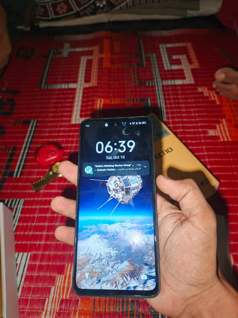 Tecno SPARK 30 2