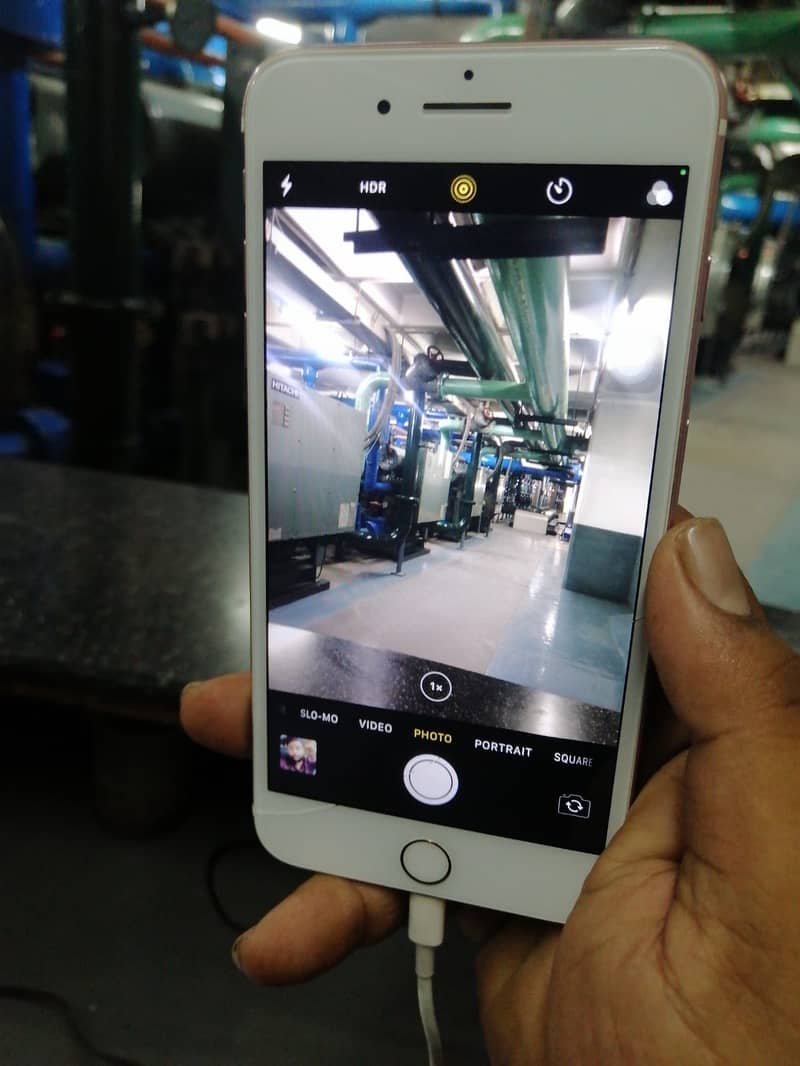 Apple iPhone 7 Plus 0