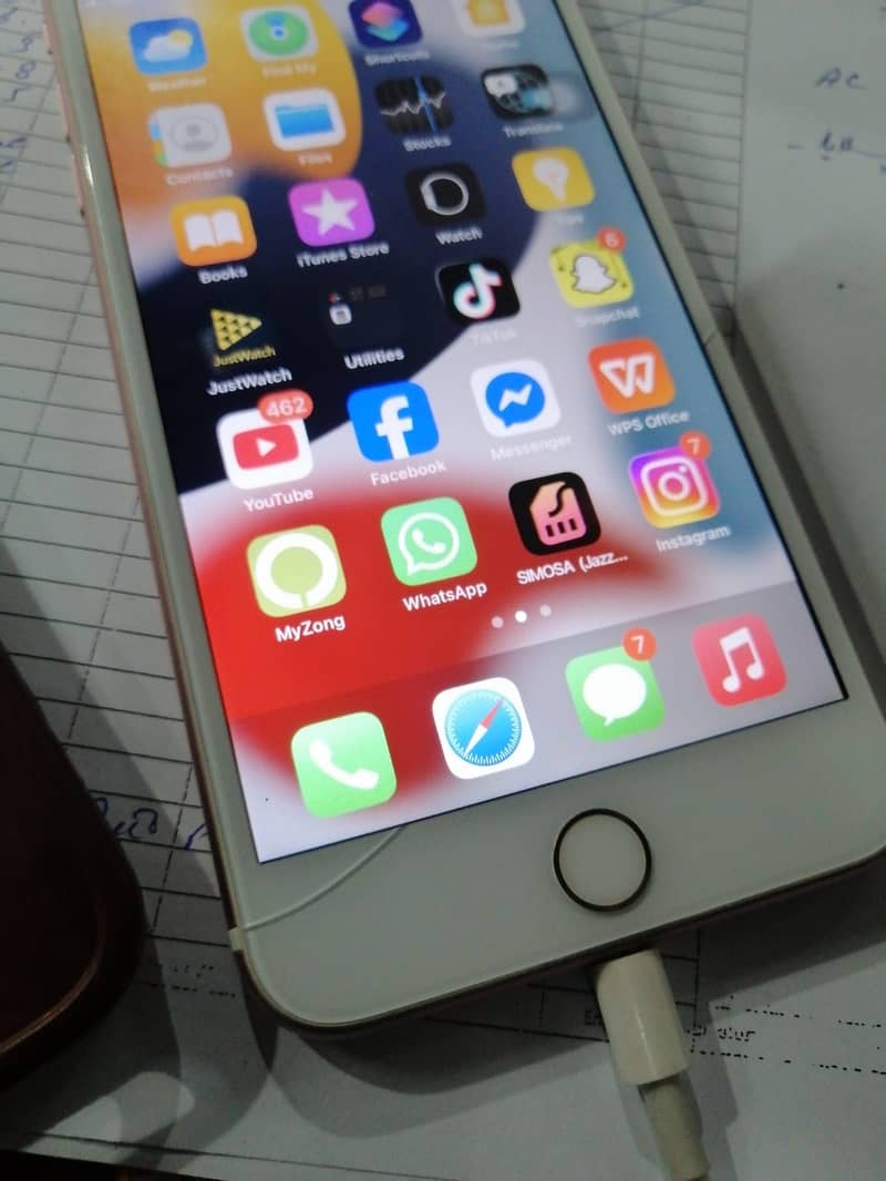 Apple iPhone 7 Plus 1