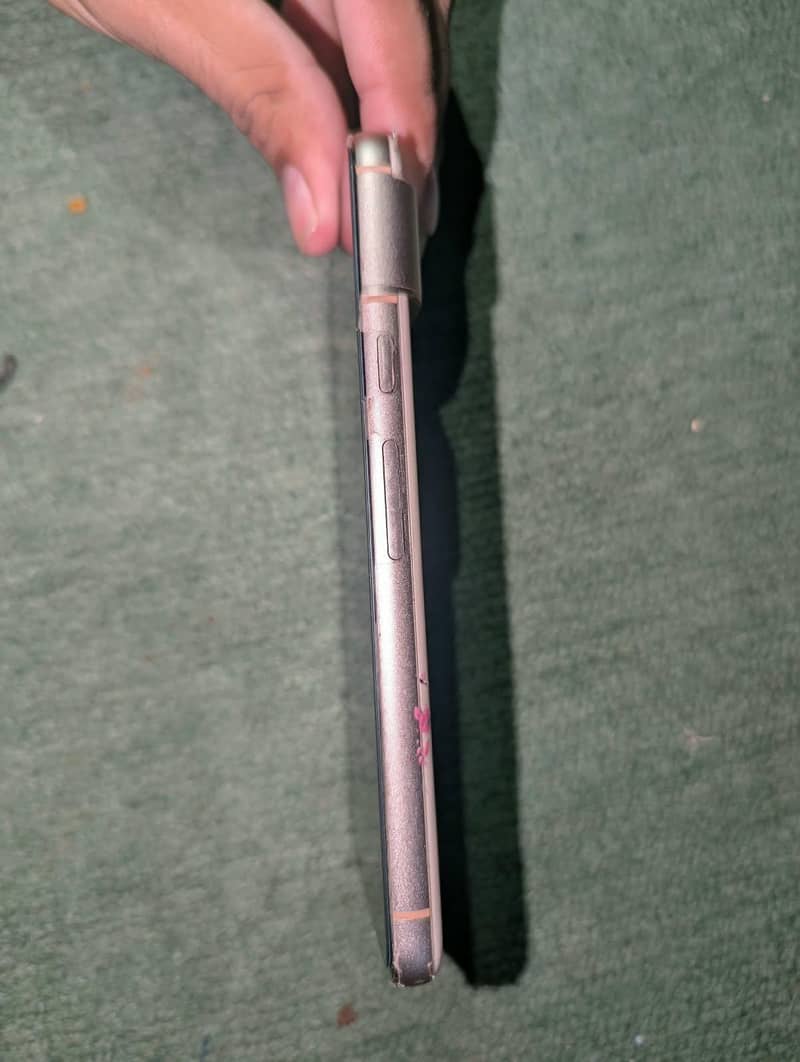 Google Pixel 8 5