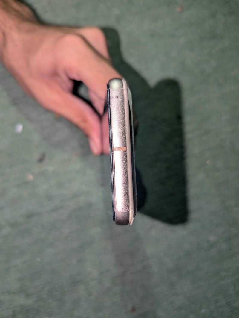 Google Pixel 8 6