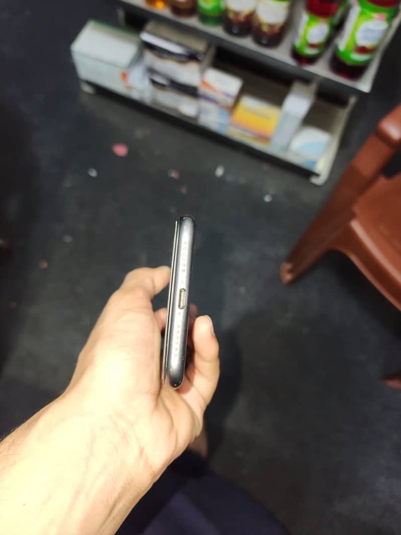 Apple iPhone 11 5