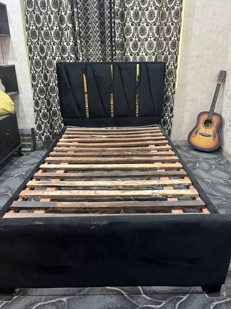 Single Bed 0