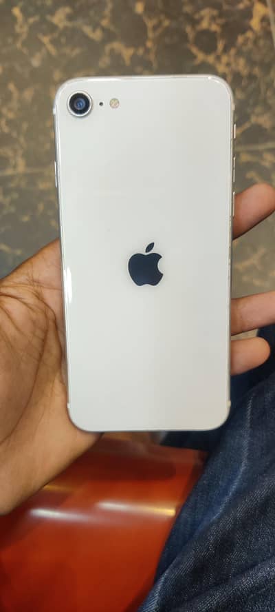 Apple iPhone SE