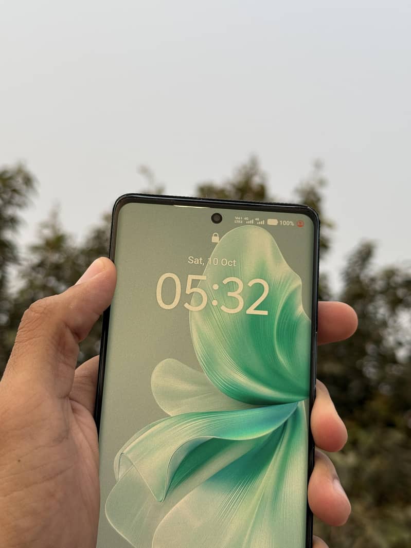 Vivo V30e 3