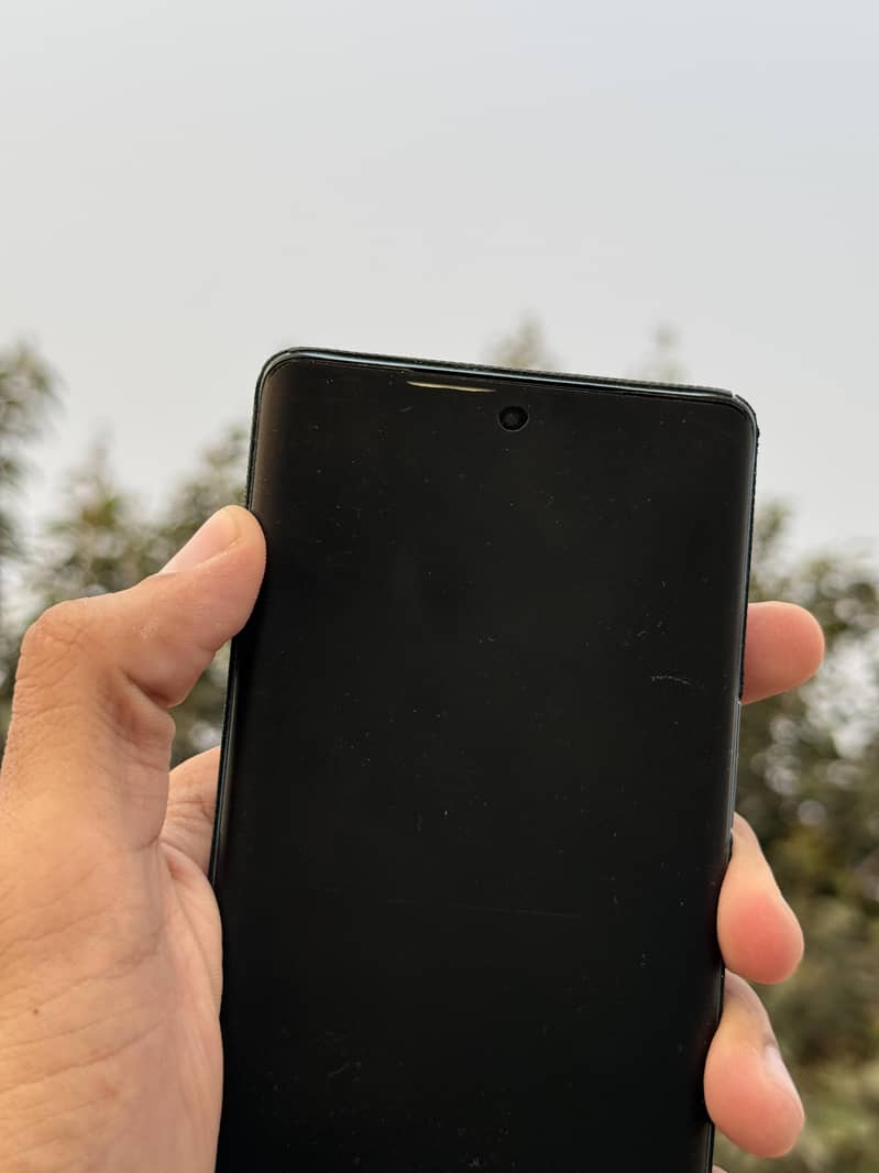 Vivo V30e 4