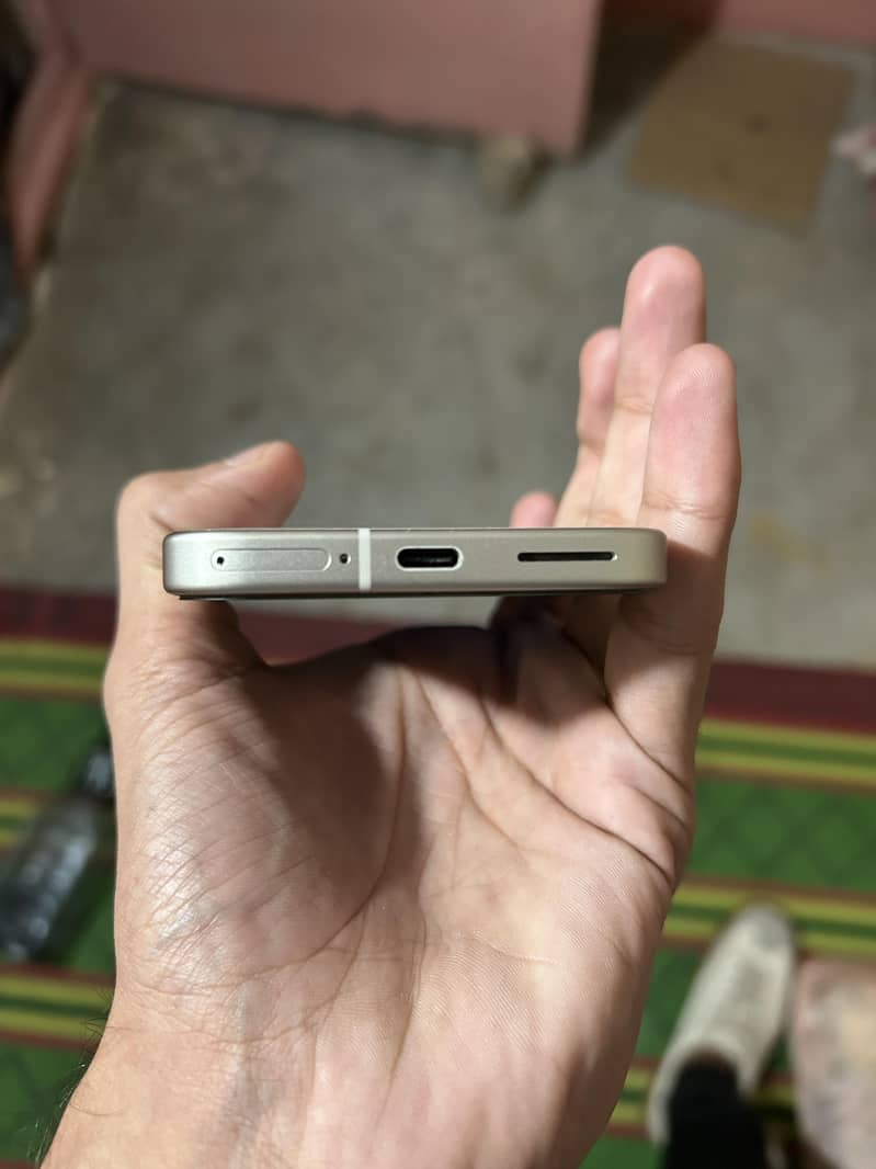 Google Pixel 9 4