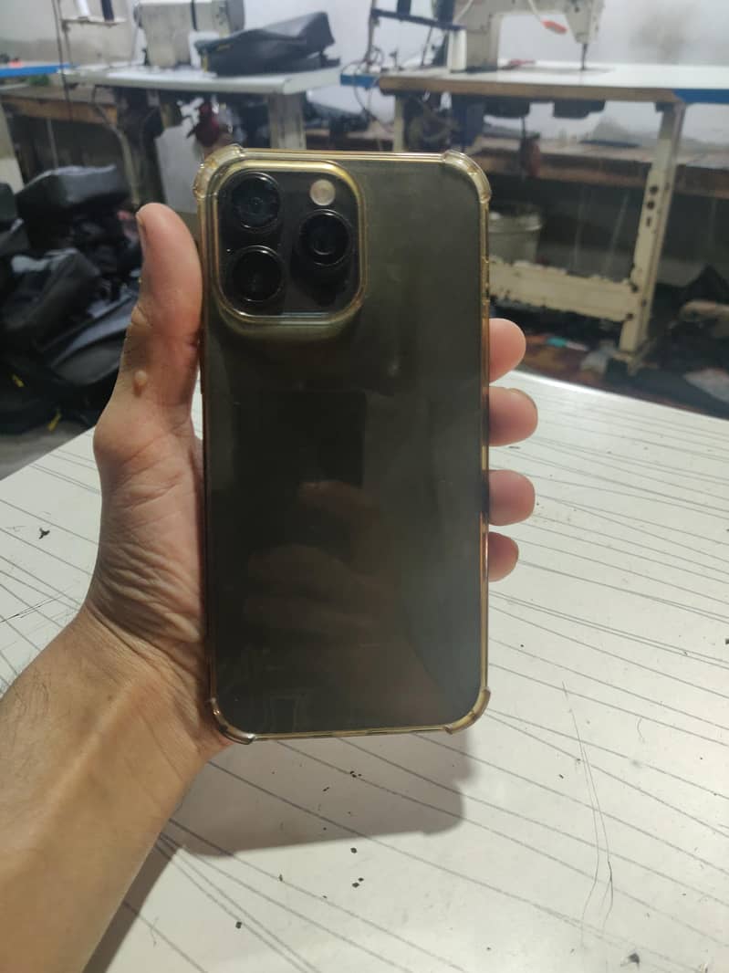 Apple iPhone 15 Pro Max 7