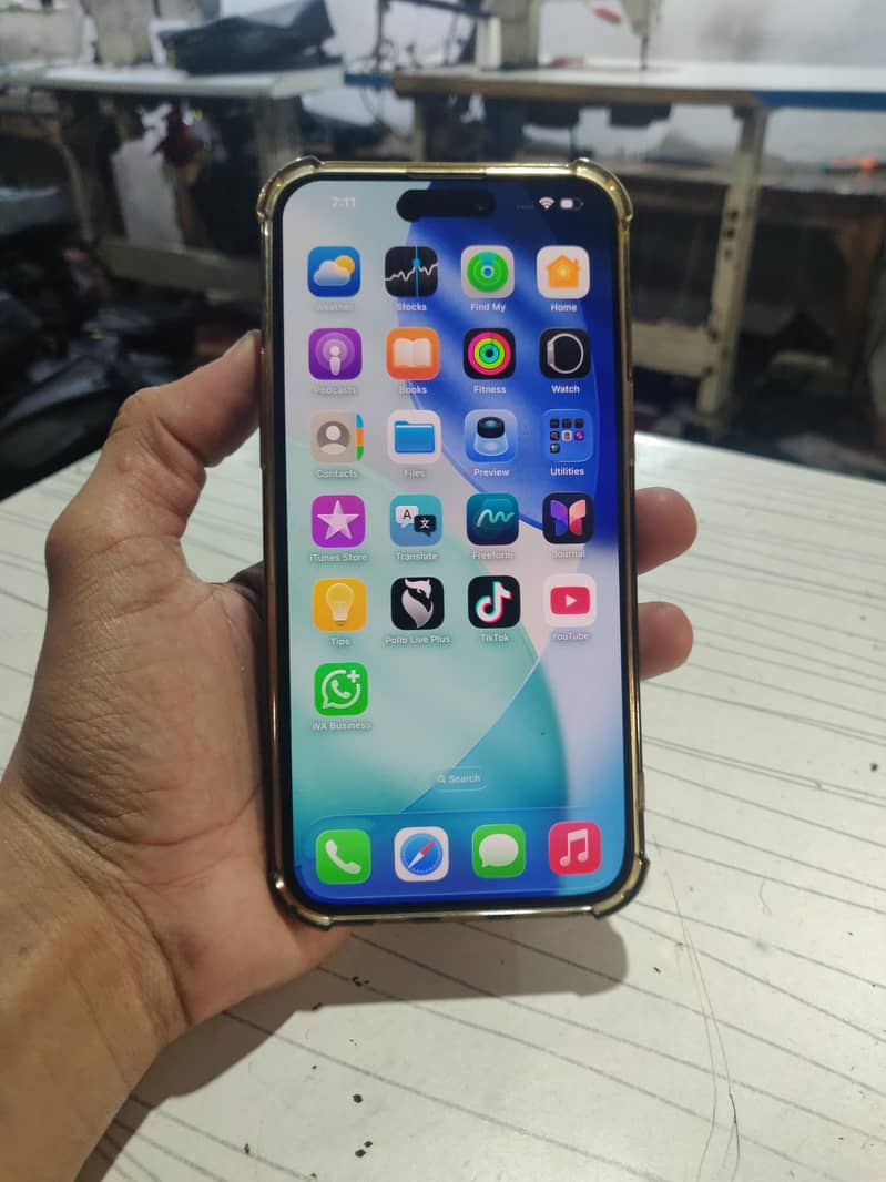 Apple iPhone 15 Pro Max 8