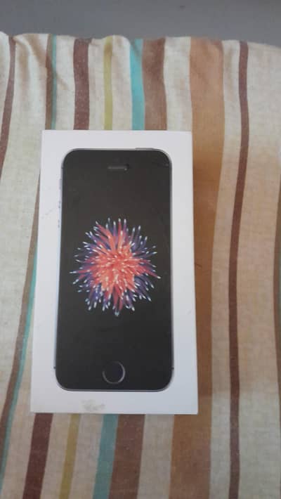 Apple iPhone SE