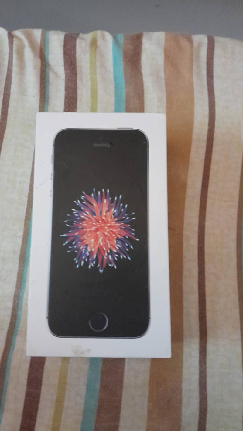 Apple iPhone SE 0